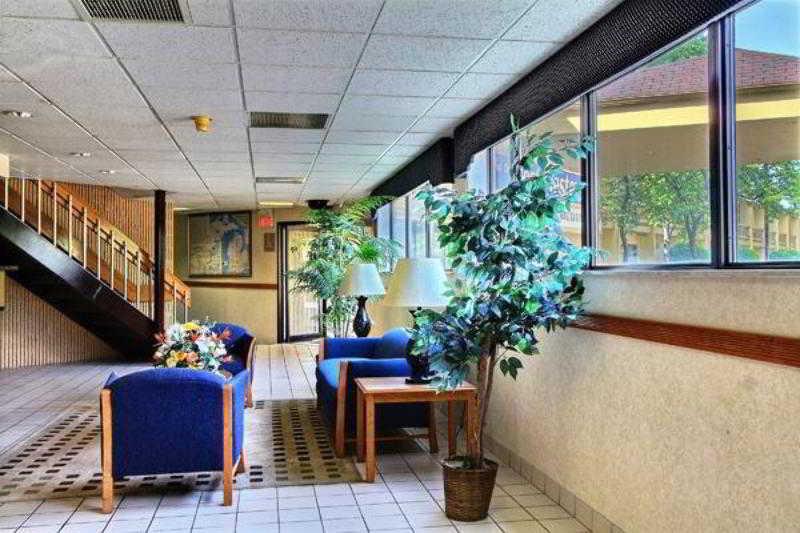 Days Inn & Suites By Wyndham Madison Heights Mi Exterior foto