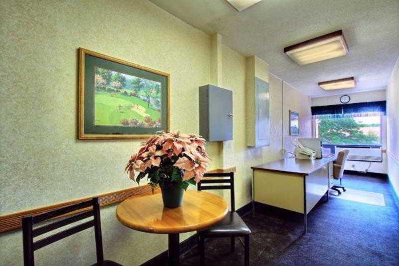 Days Inn & Suites By Wyndham Madison Heights Mi Exterior foto