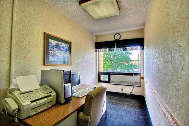 Days Inn & Suites By Wyndham Madison Heights Mi Einrichtungen foto