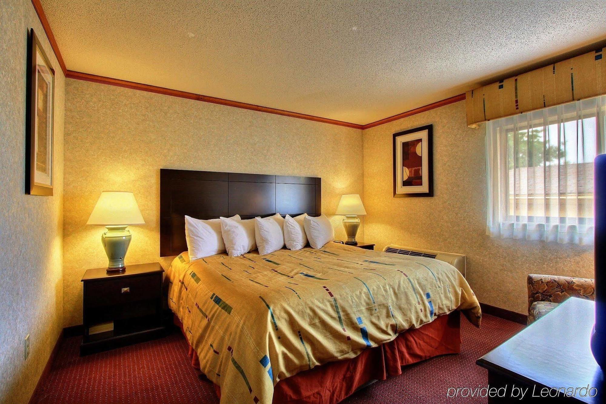 Days Inn & Suites By Wyndham Madison Heights Mi Zimmer foto